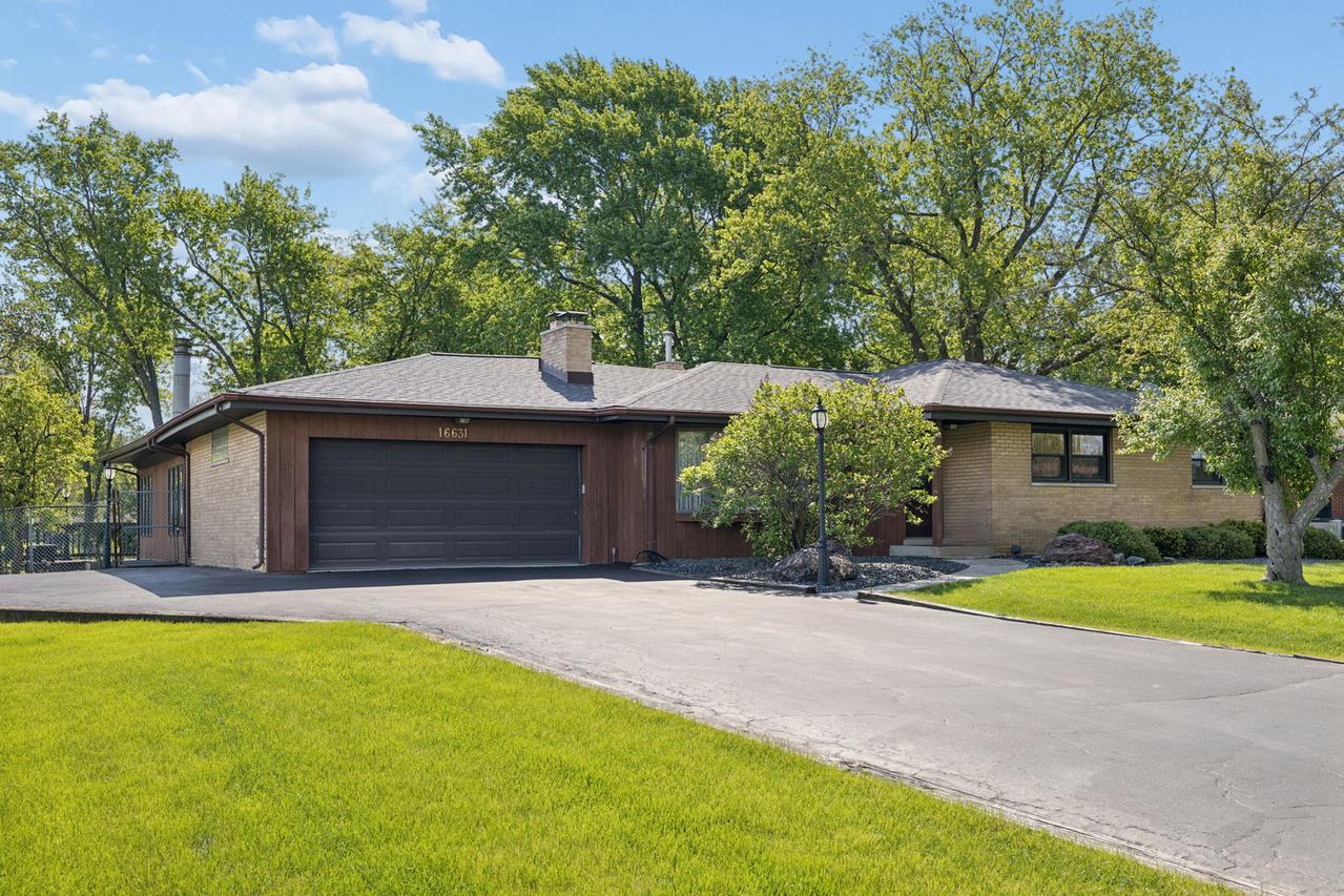 16631 Patricia Ave., Tinley Park, IL 60477