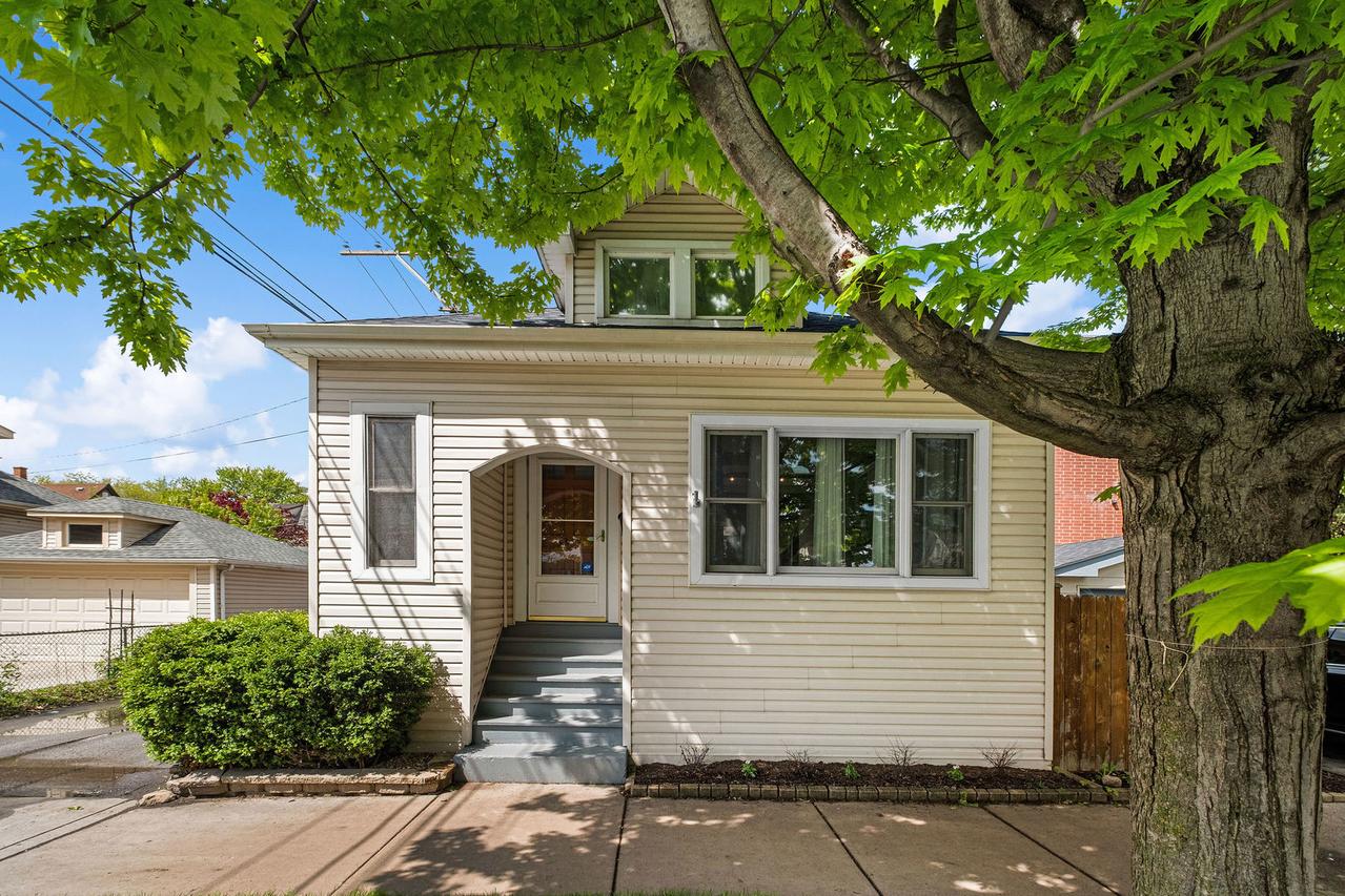 3348 N Keeler Ave., Chicago, IL 60641