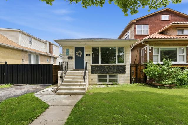 New Homes with Master Bedrooms on the 1st Floor in Albany Park: May 23rd to May 29th