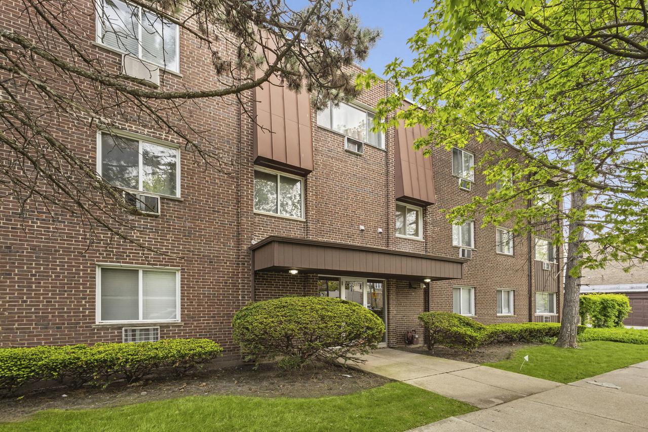 3201 W Balmoral Ave. #301, Chicago, IL 60625
