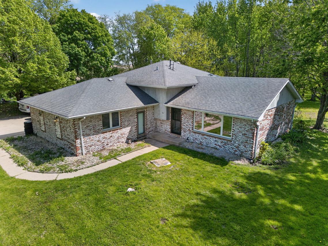 28325 S Elevator Rd., Manhattan, IL 60442