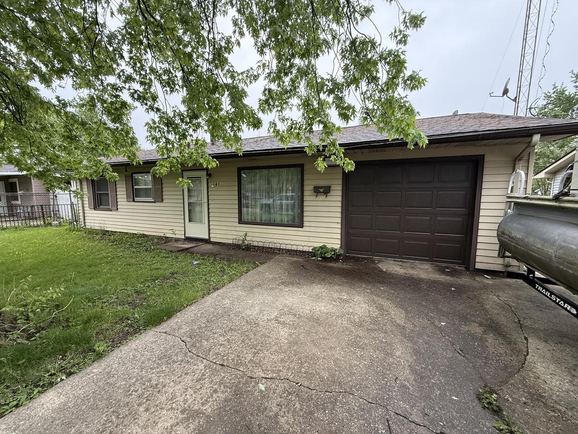 141 S Oakdale Ave., Kankakee, IL 60901