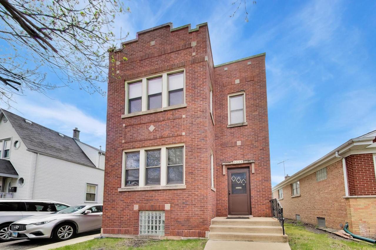 5333 W Foster Ave., Chicago, IL 60630