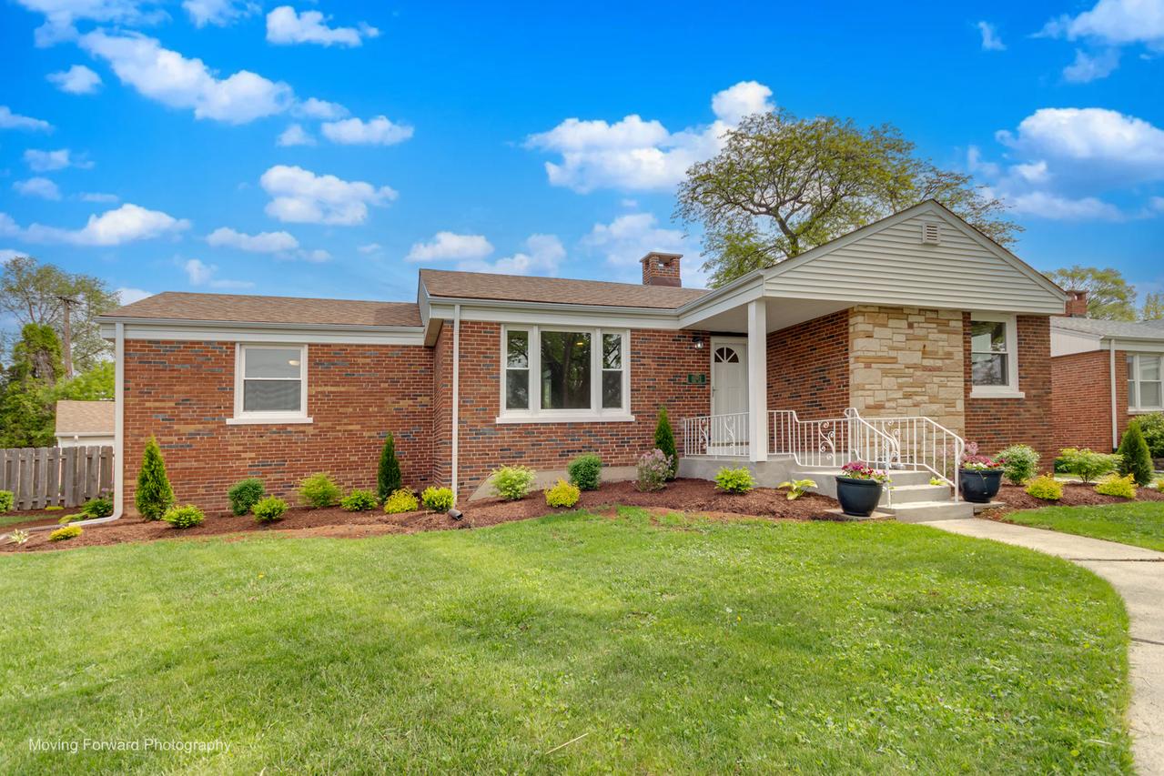 10072 Drury Ln., Westchester, IL 60154