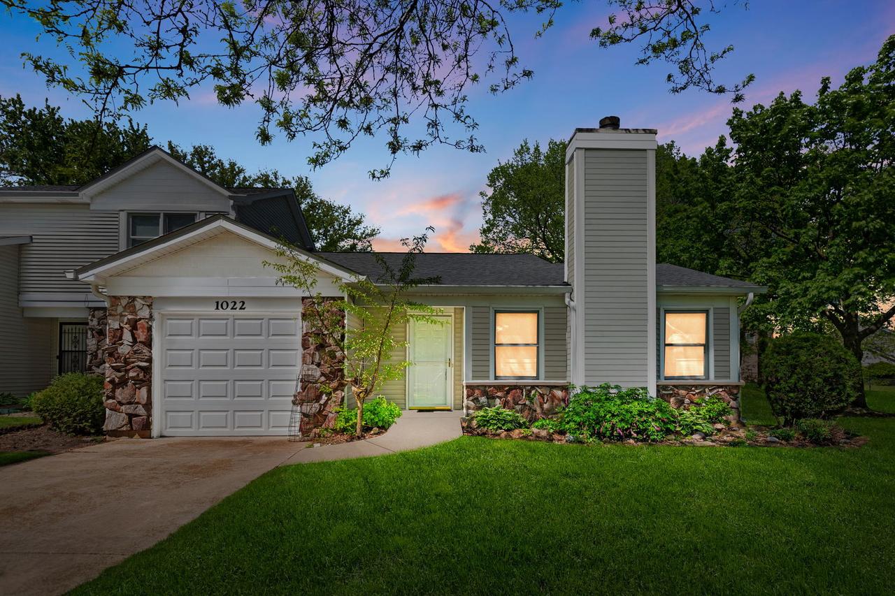 1022 Colony Lake Dr., Schaumburg, IL 60194