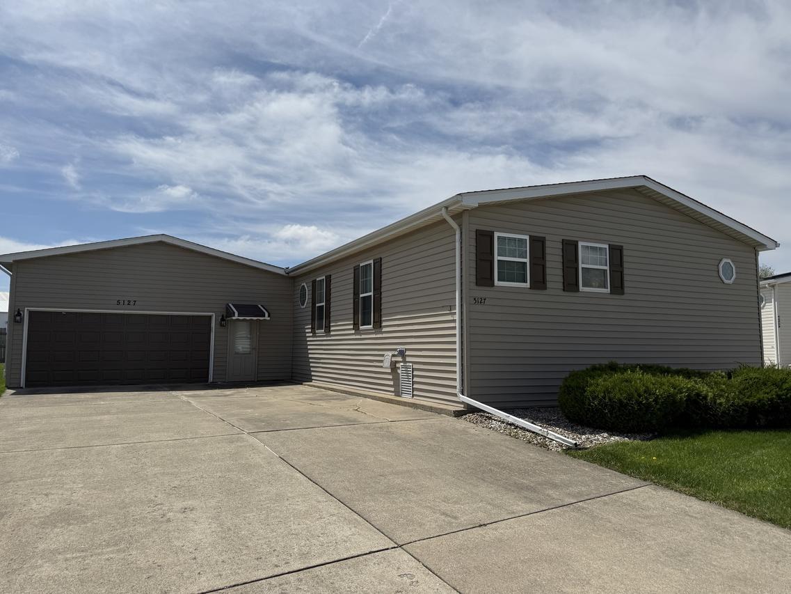 5127 Lucille Dr., Monee, IL 60449