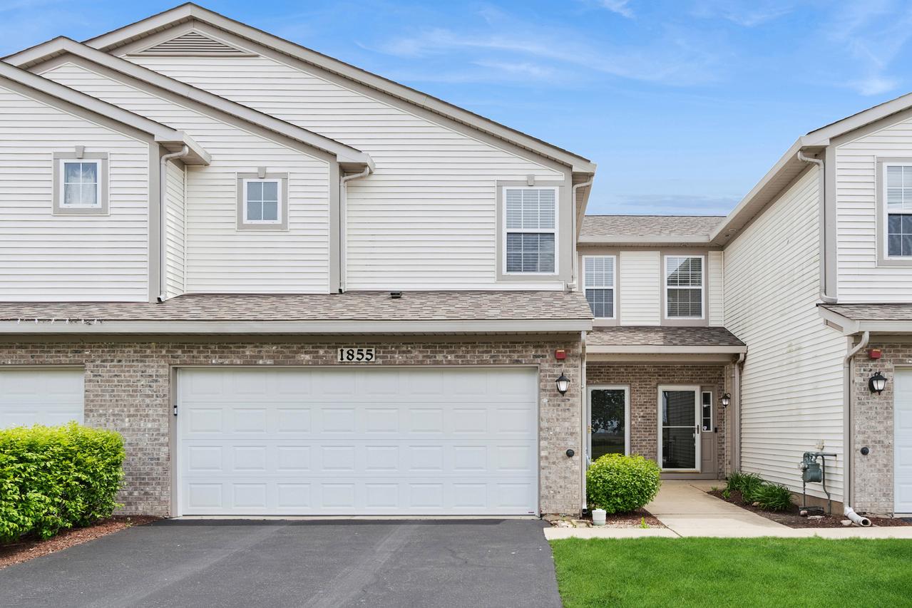 1855 Candlelight Cir., Montgomery, IL 60538
