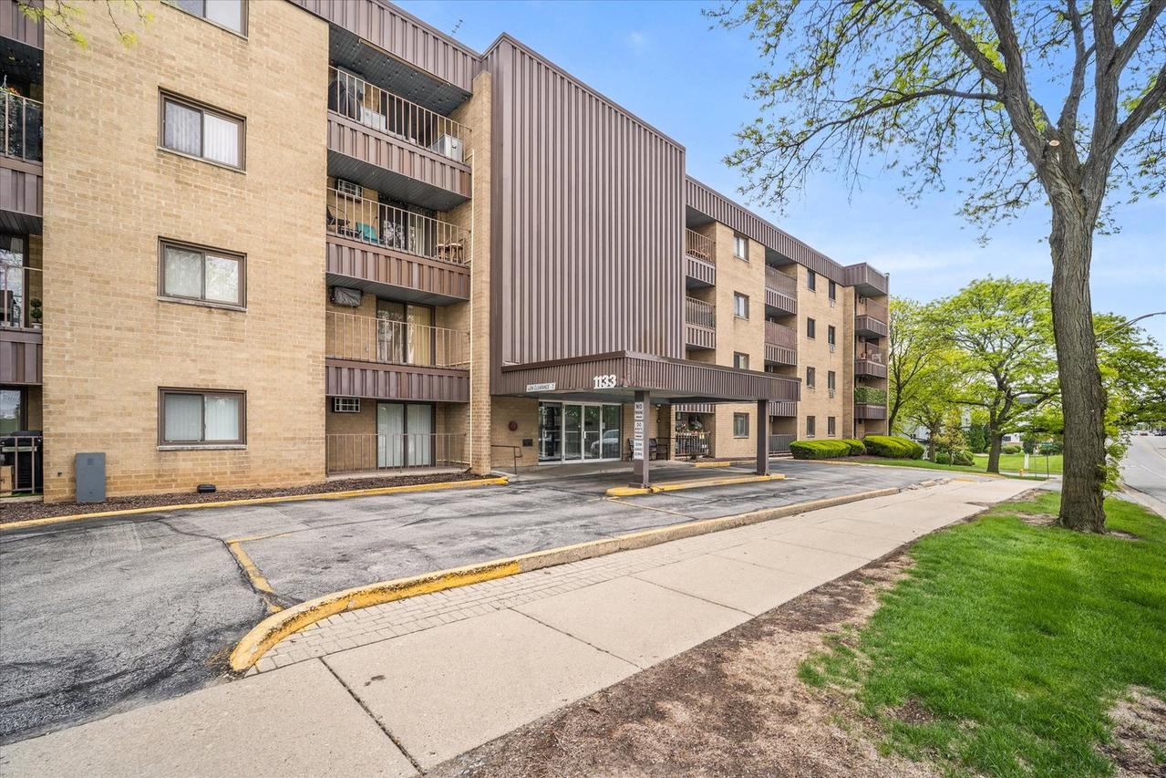 1133 S Finley Rd. #305, Lombard, IL 60148