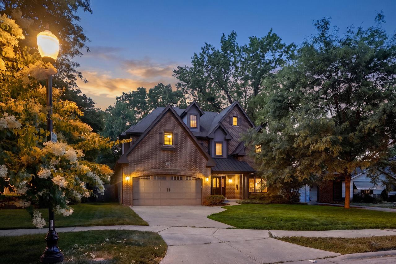 639 N Wright St., Naperville, IL 60563