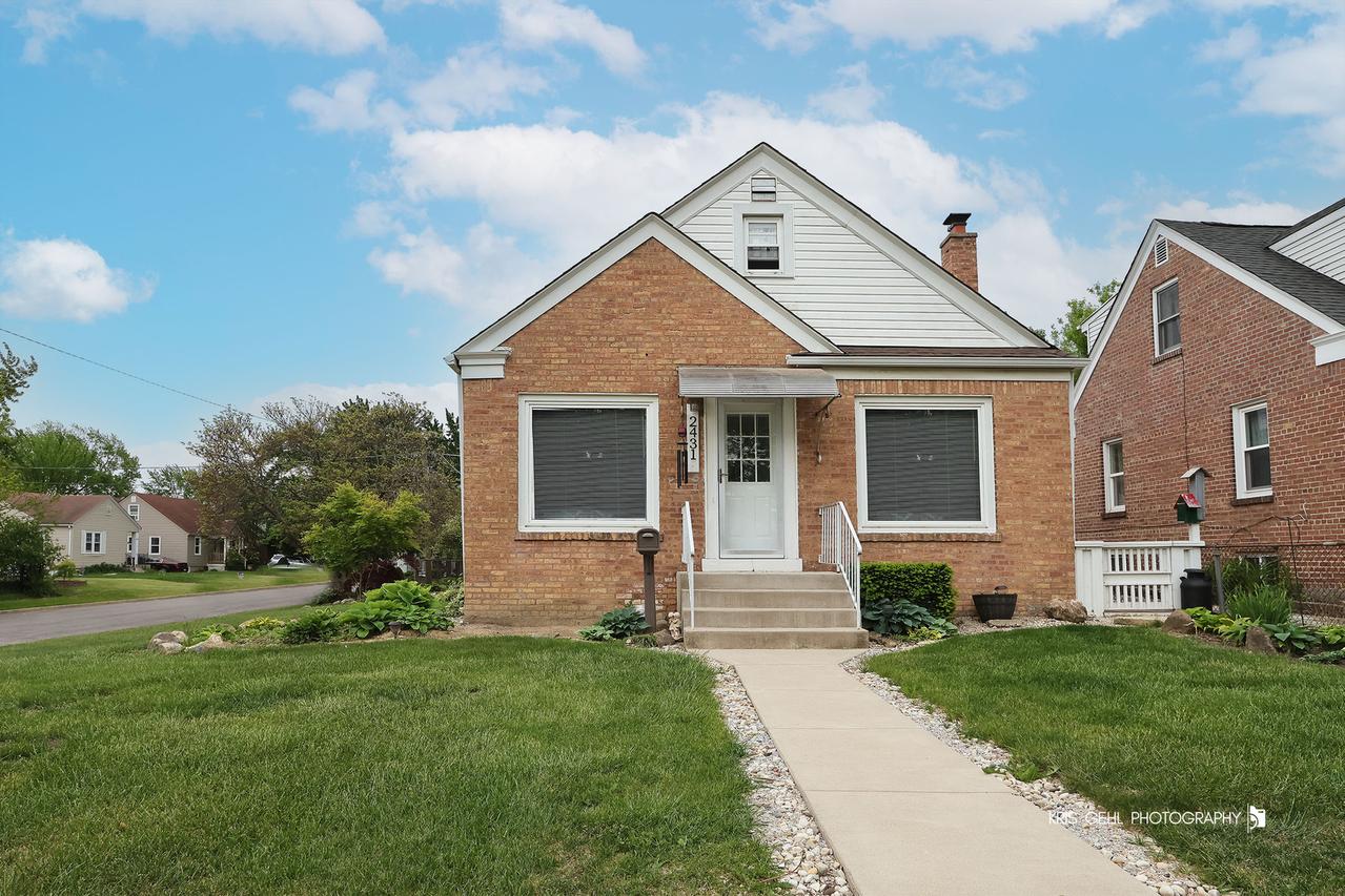 2431 W Ridgeland Ave., Waukegan, IL 60085