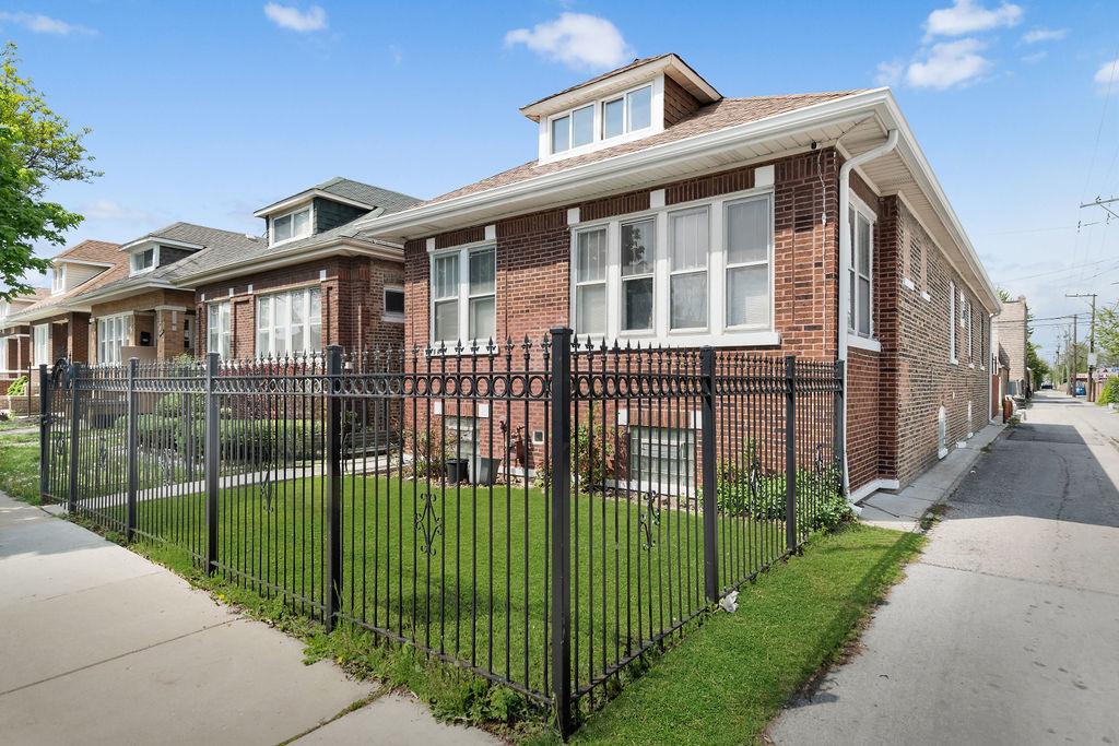 5914 S Washtenaw Ave., Chicago, IL 60629