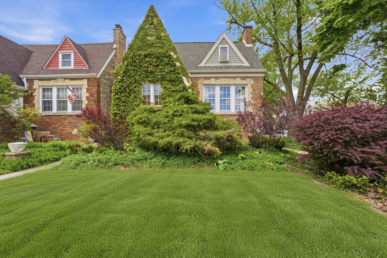 3100 Clinton Ave., Berwyn, IL 60402
