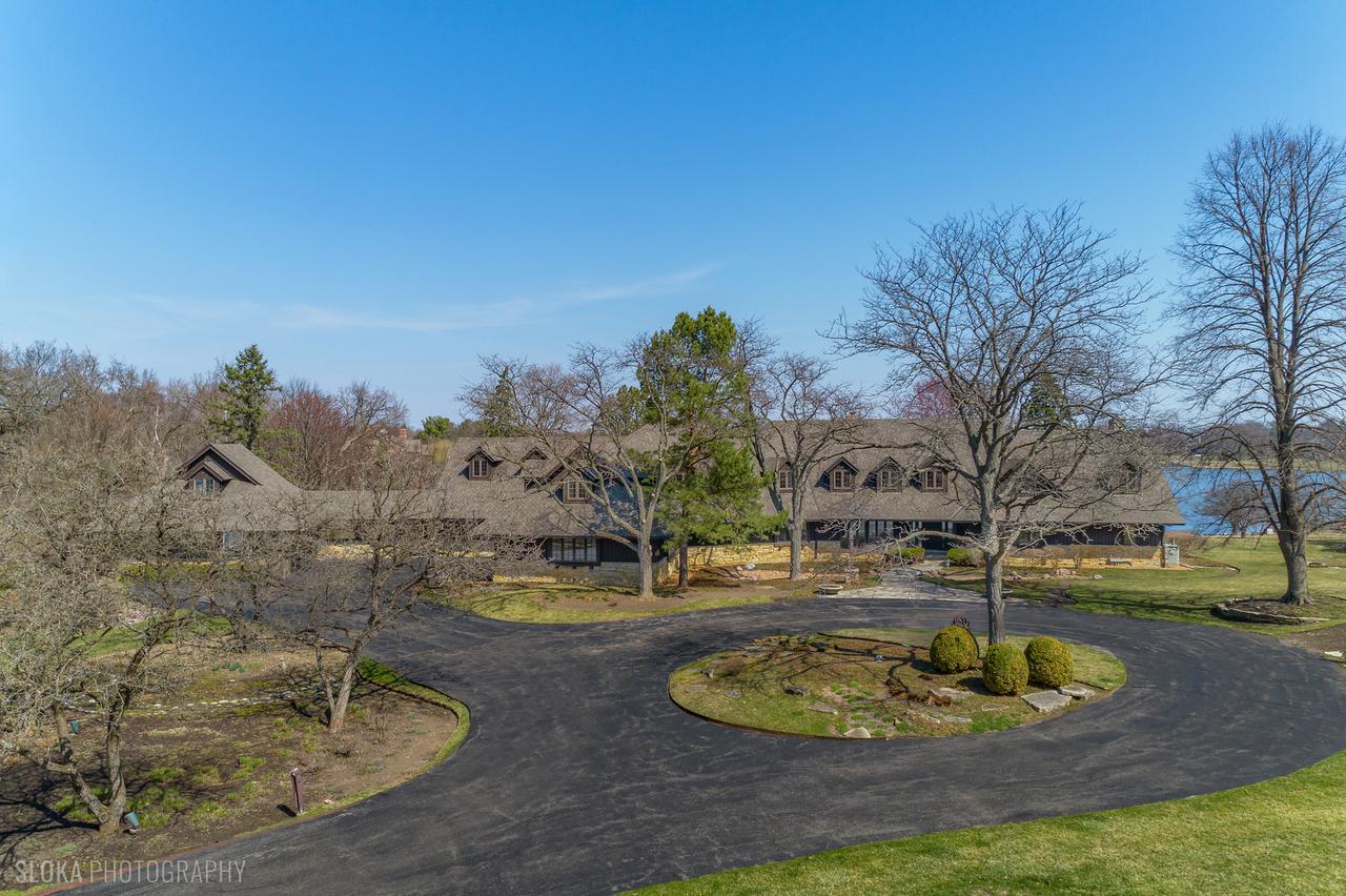 82 Hawley Woods Rd., Barrington Hills, IL 60010