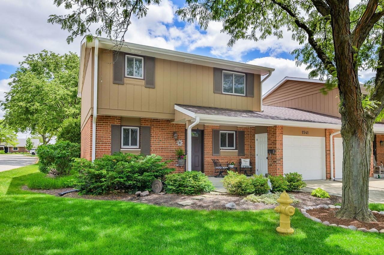 1541 Brittany Ct., Wheaton, IL 60189