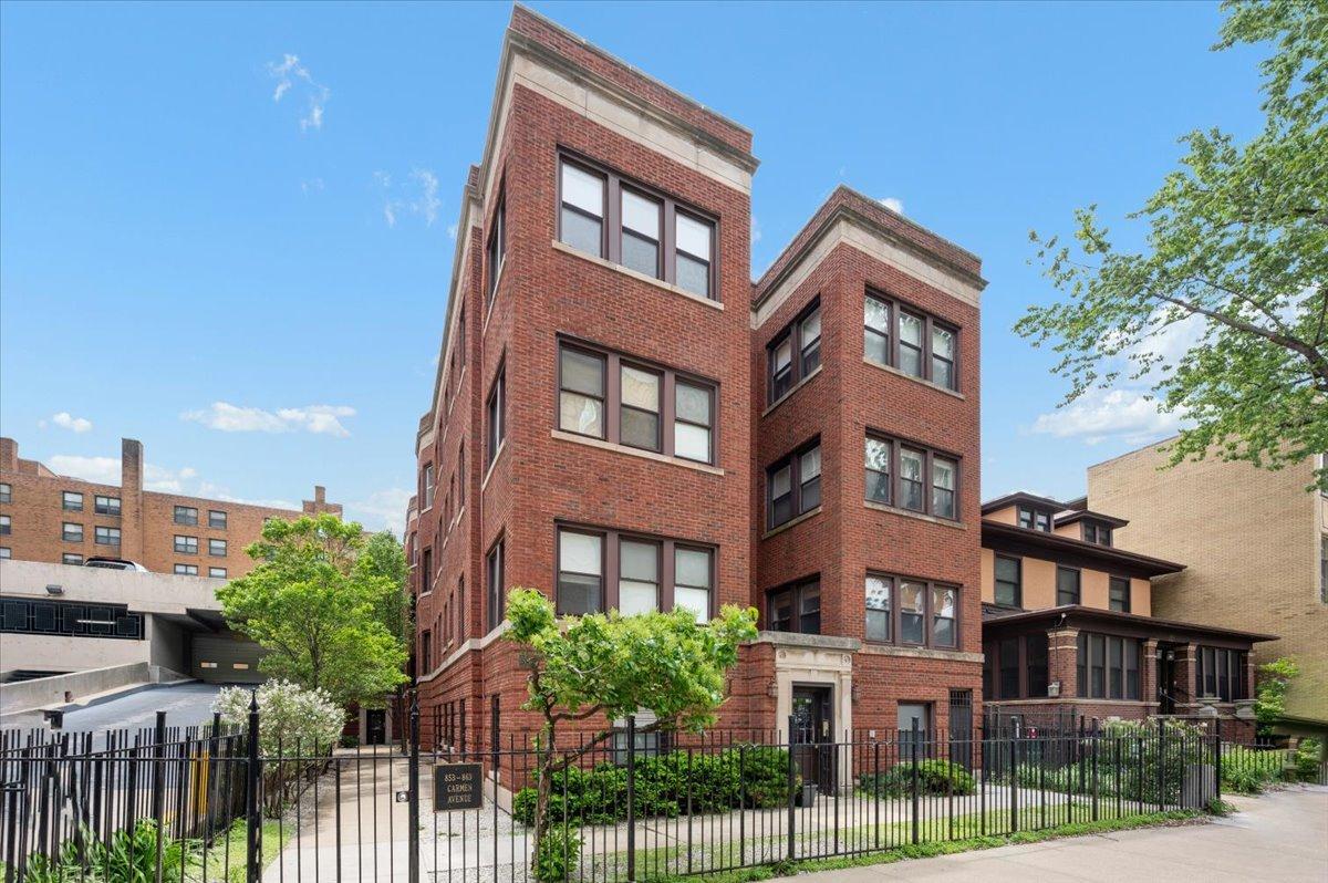 853 W Carmen Ave. #1D, Chicago, IL 60640