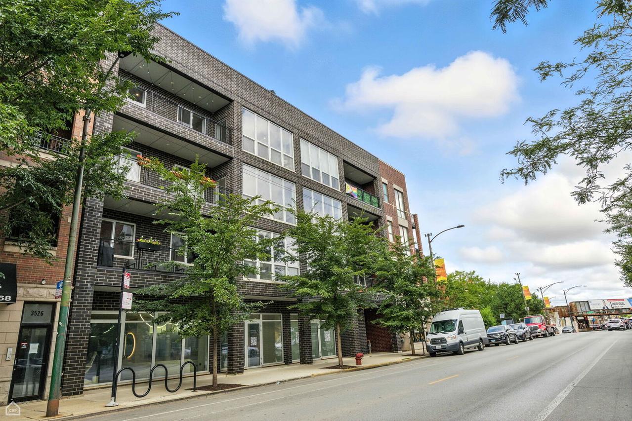 3530 N Lincoln Ave. #403, Chicago, IL 60657