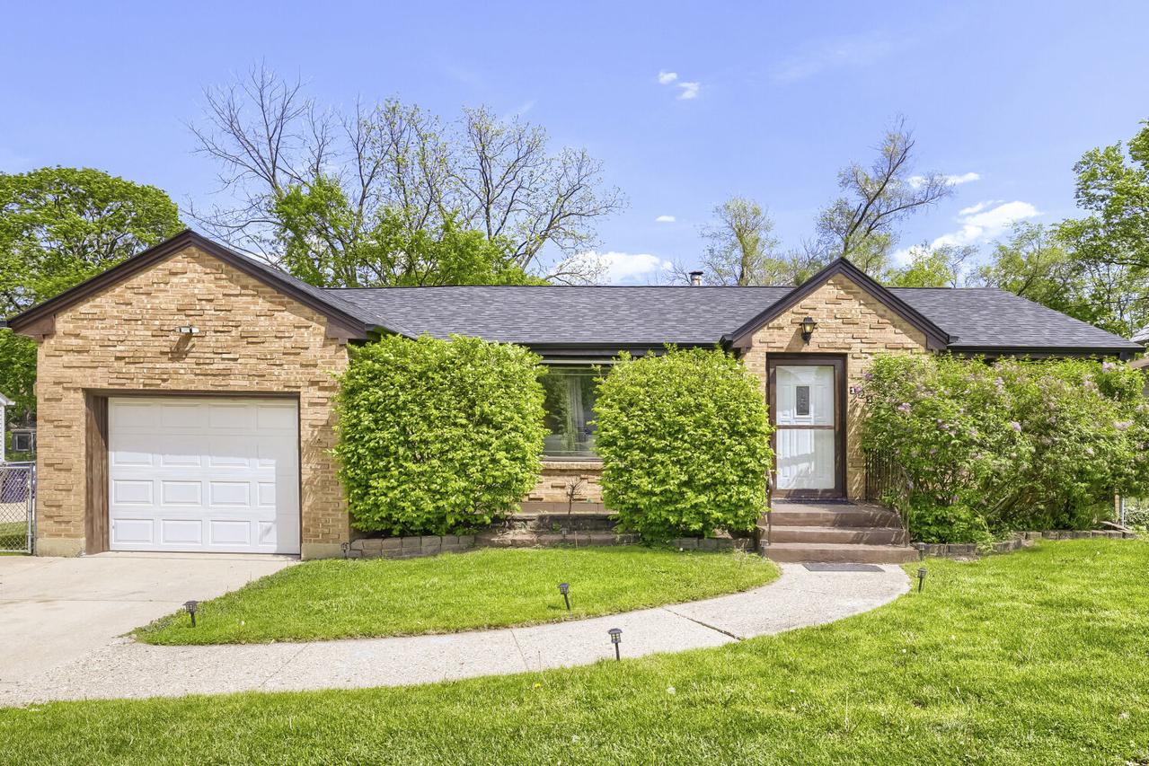 [Address Hidden by Seller], Elgin, IL 60123