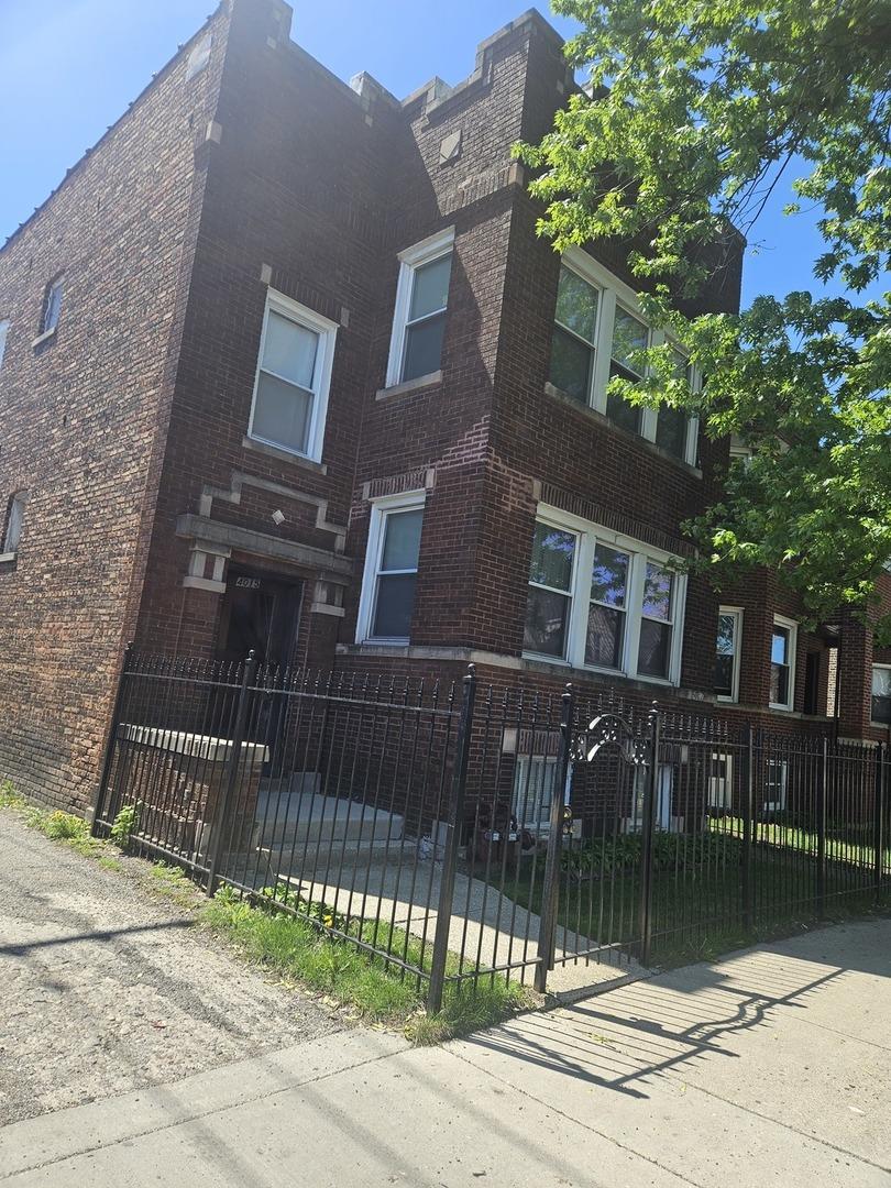 4015 W Potomac Ave., Chicago, IL 60651