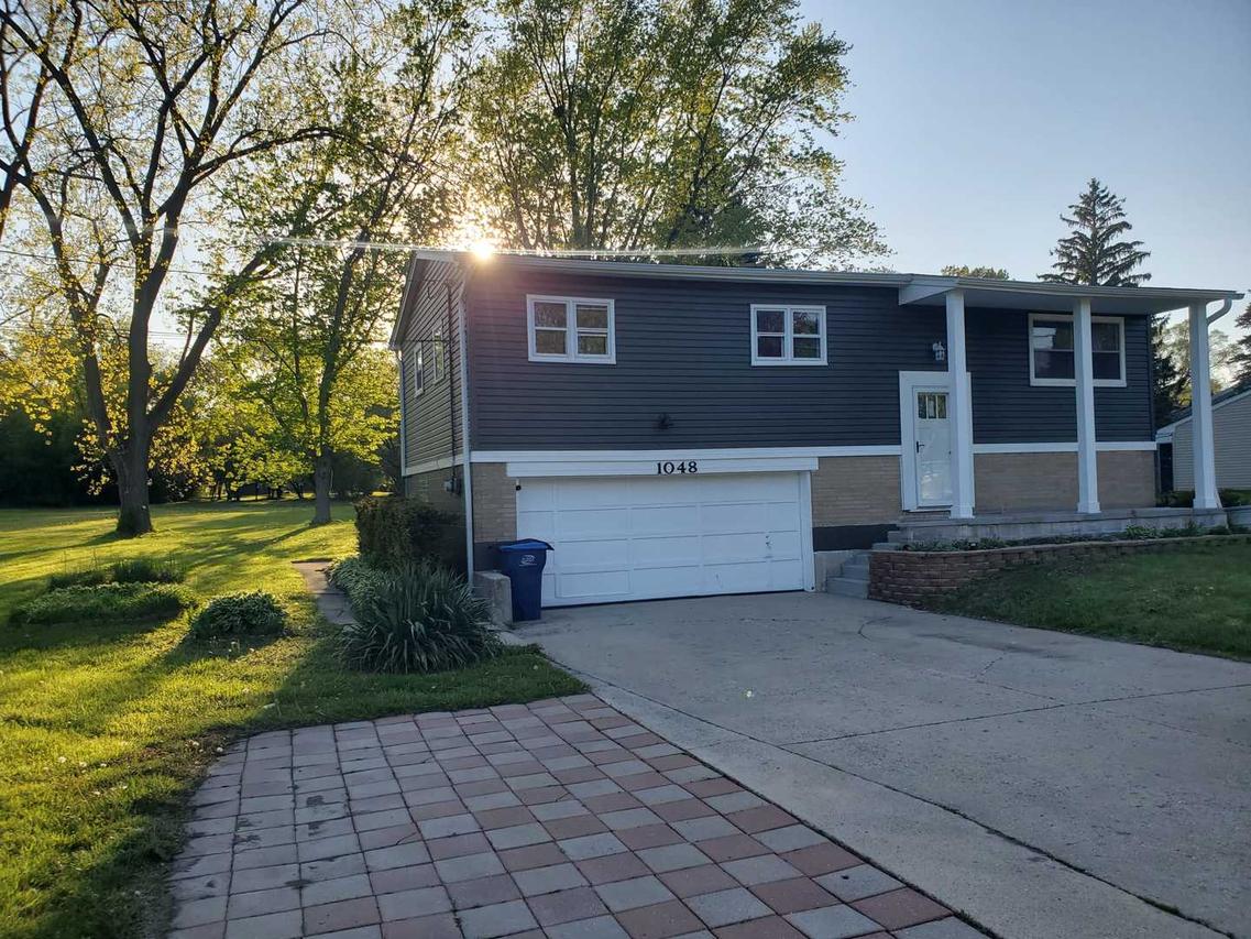 1048 Belle Plaine Ave., Gurnee, IL 60031