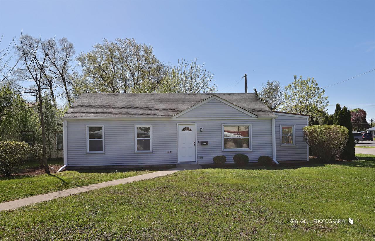 1717 Lyons Ct., Waukegan, IL 60085