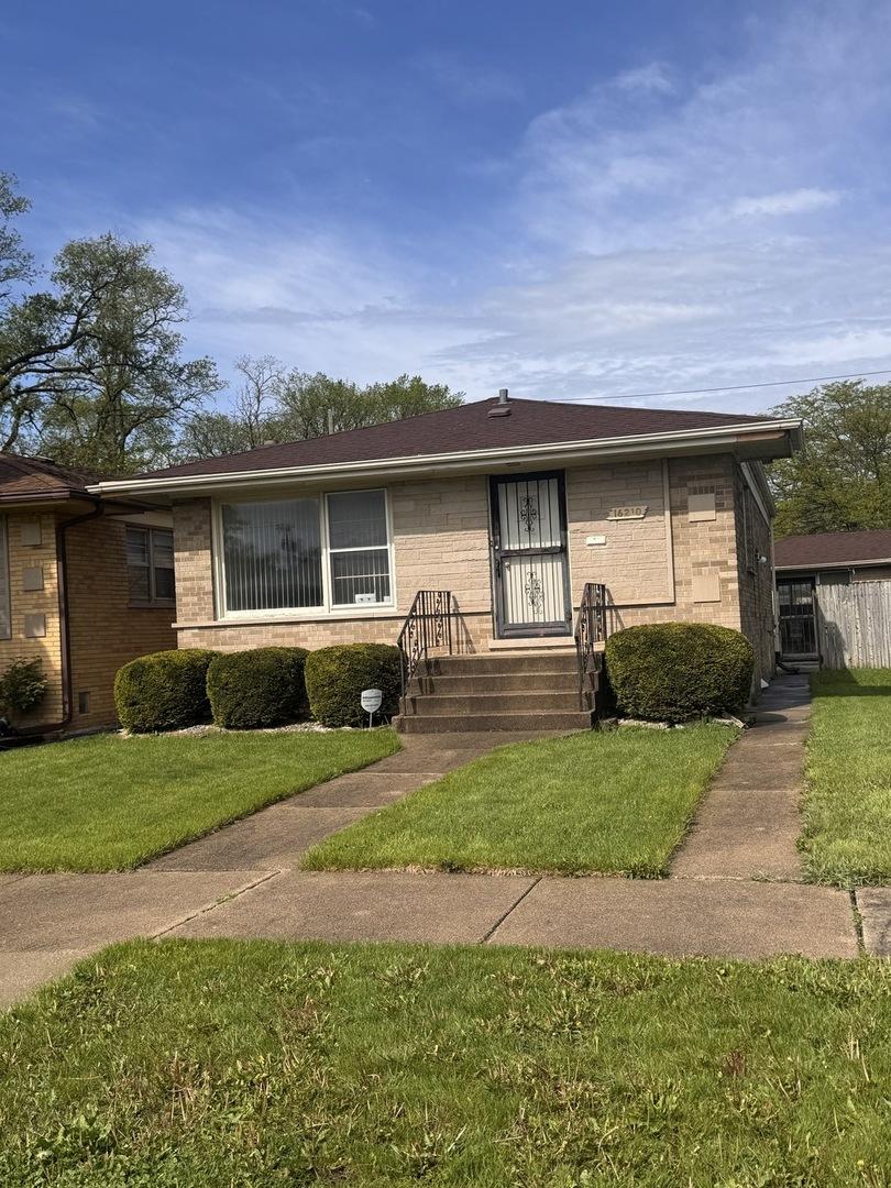 16210 Woodbridge Ave., Harvey, IL 60426