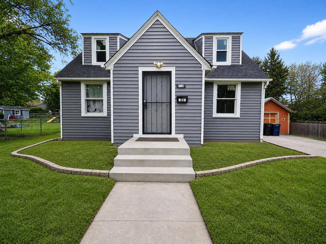 720 Adams St., Elgin, IL 60123