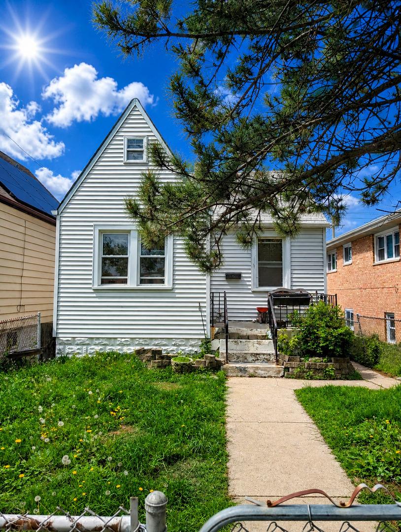 5046 W 79th St., Burbank, IL 60459