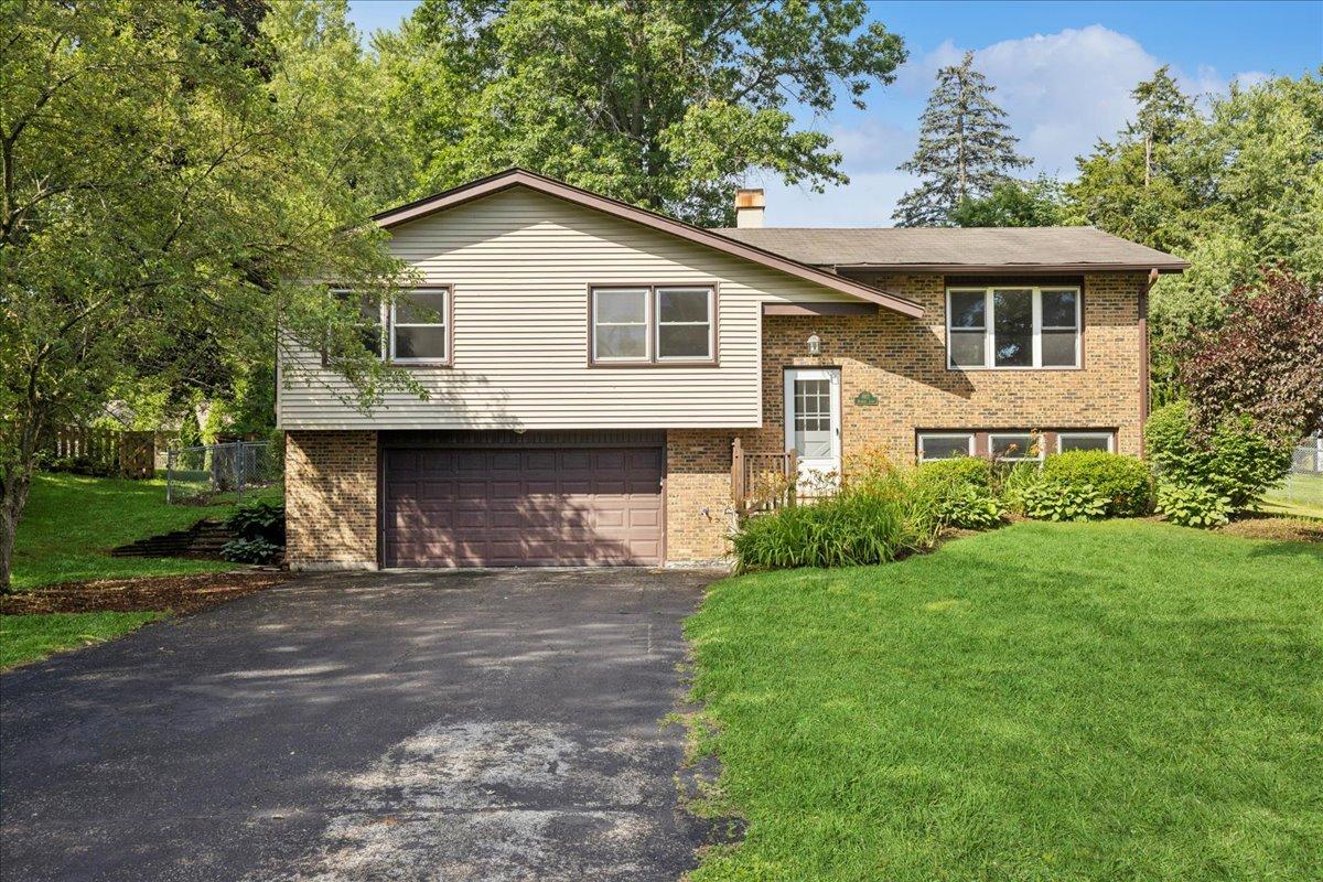 4913 Redbird Ln., Crystal Lake, IL 60012