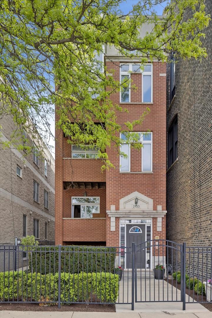 2133 N Southport Ave. #1, Chicago, IL 60614
