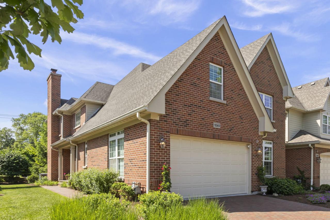 1045 Hickory Dr., Western Springs, IL 60558