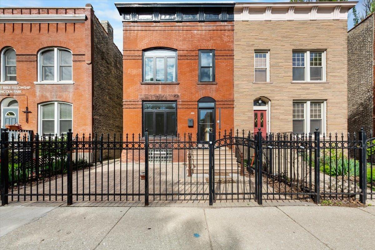2444 N Sheffield Ave., Chicago, IL 60614