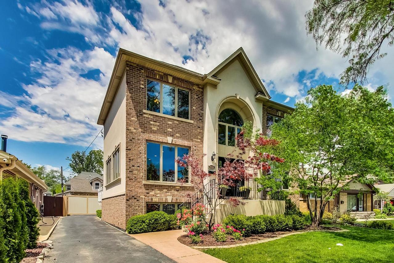 7938 N Oconto Ave., Niles, IL 60714