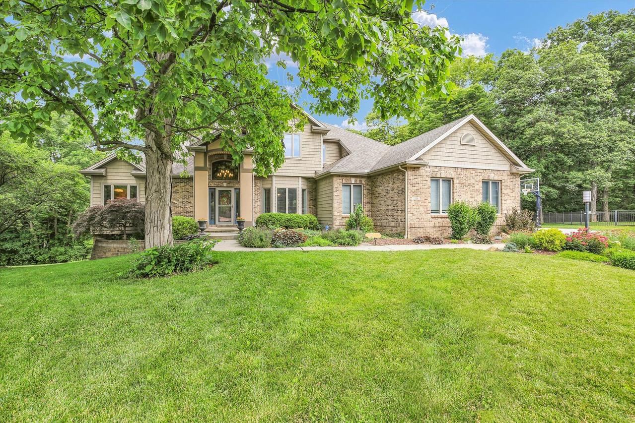 1516 River Bluff Dr., Mahomet, IL 61853