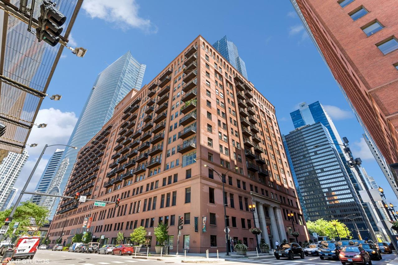165 N Canal St. #723, Chicago, IL 60606