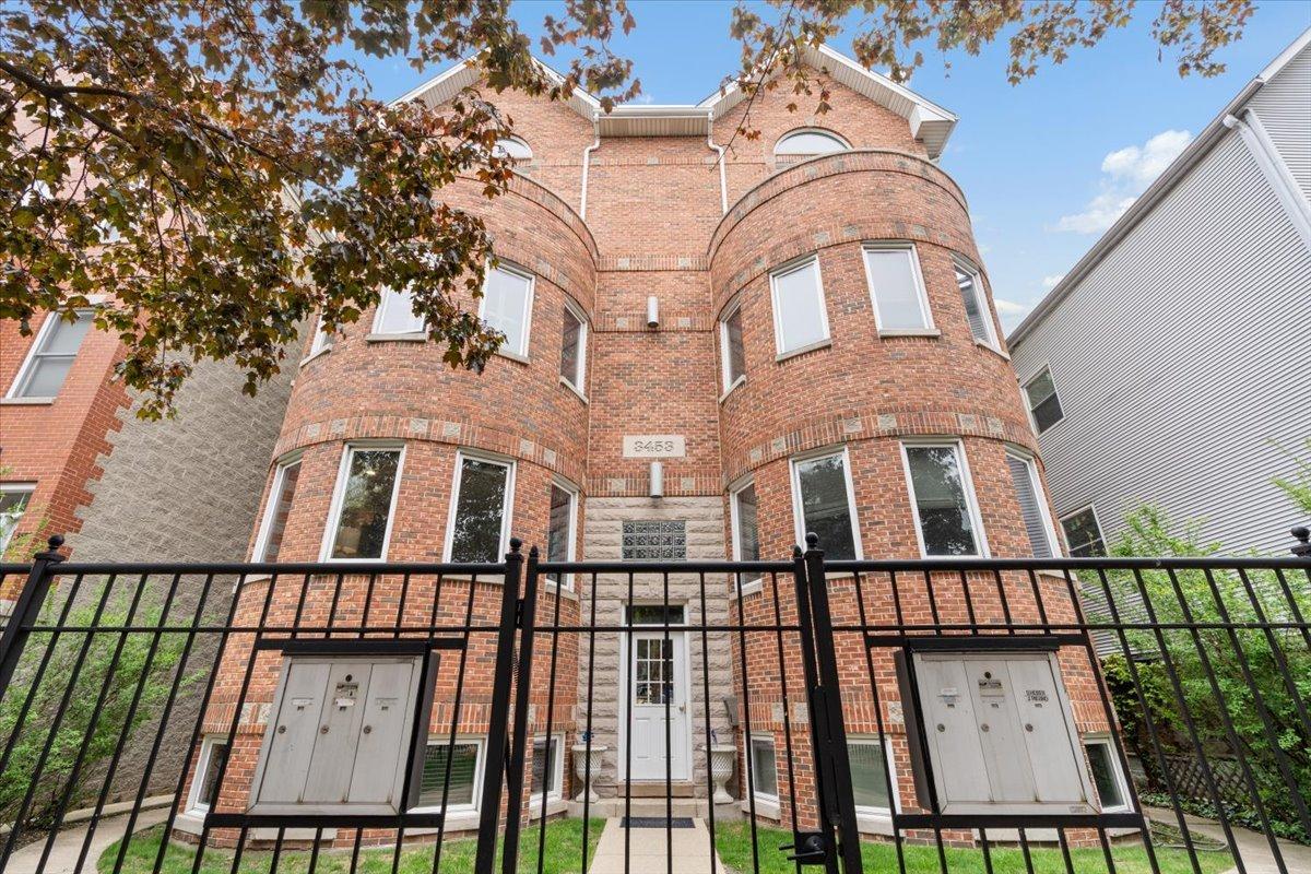 3453 N Racine Ave. #1N, Chicago, IL 60657