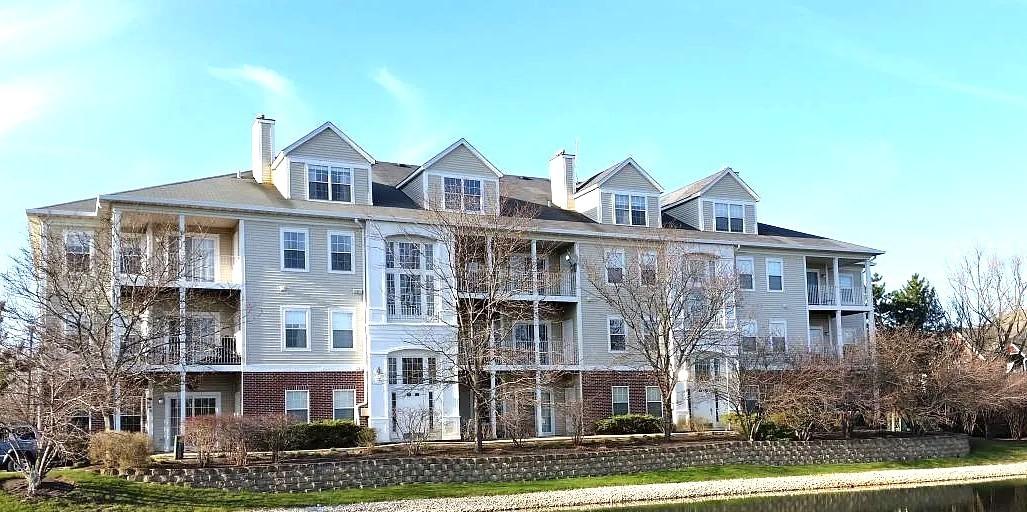 3333 Stratford Ct. #3F, Lake Bluff, IL 60044