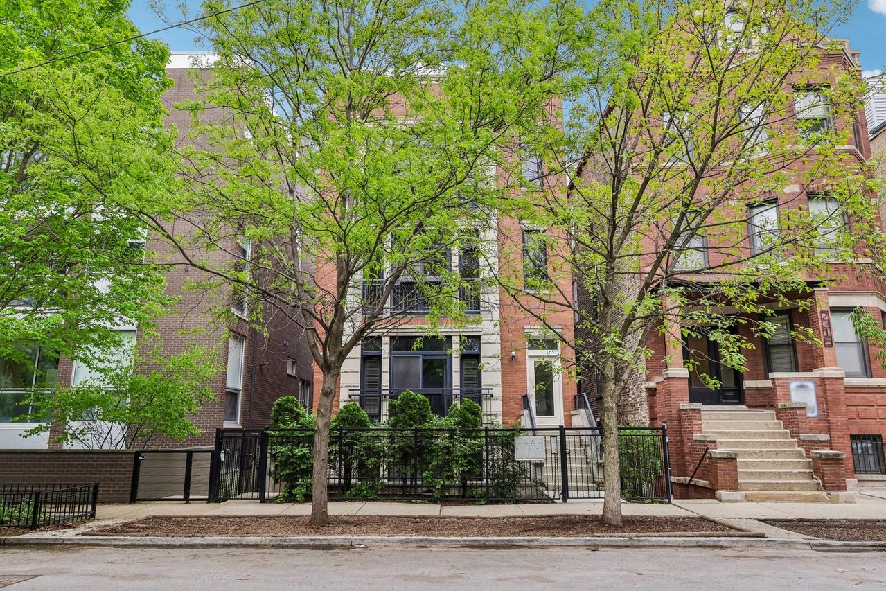 2319 N Leavitt St. #4, Chicago, IL 60647
