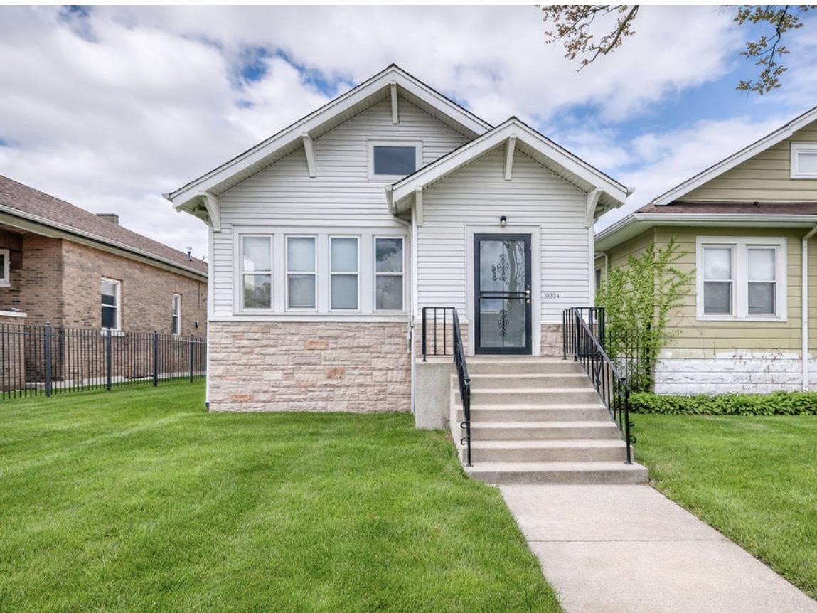 10204 S Lafayette Ave., Chicago, IL 60628