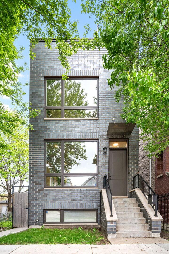 1701 S Jefferson St., Chicago, IL 60616