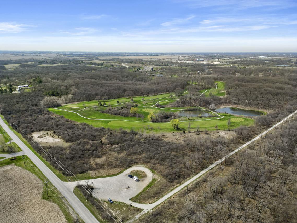26732 S Balmoral Woods Dr., Crete, IL 60417