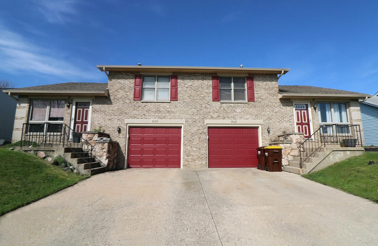 860-868 Carol Ave., Woodstock, IL 60098