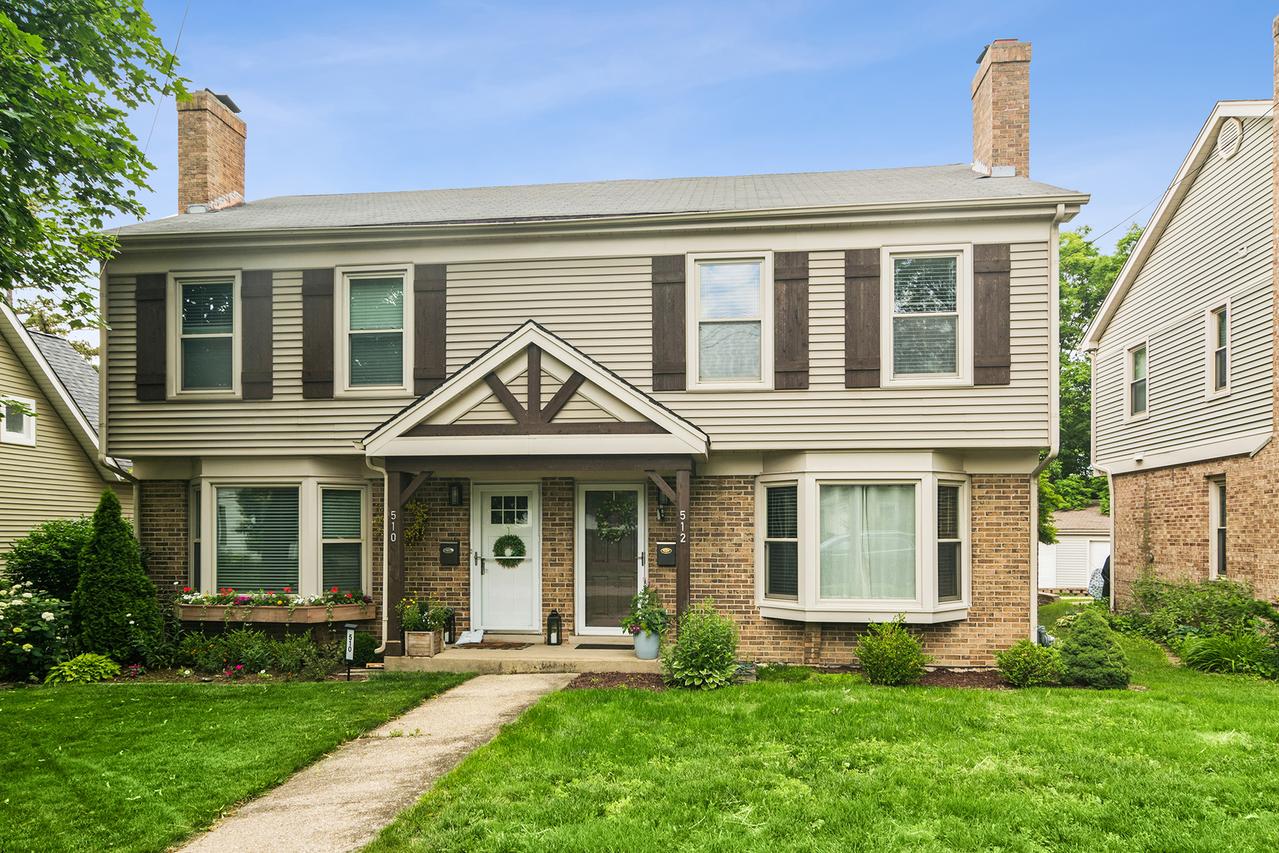 512 E Russell St., Barrington, IL 60010