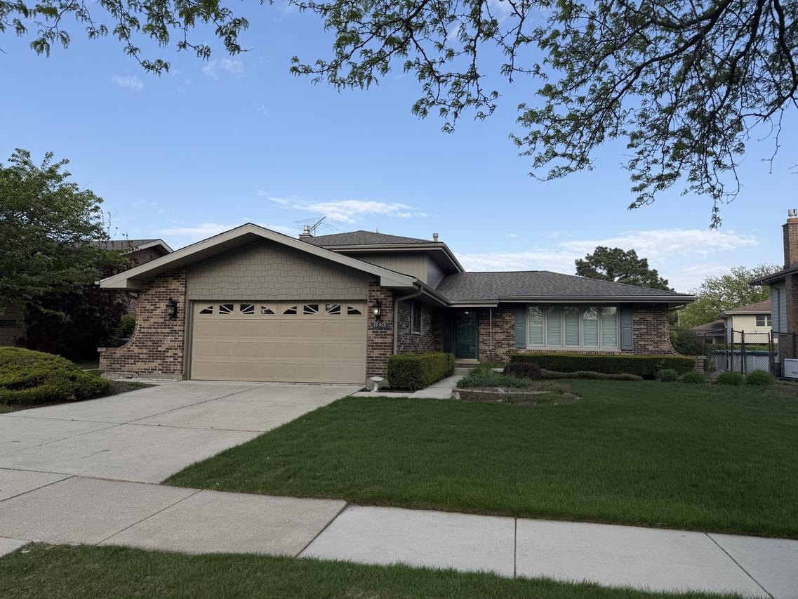 17413 Mulberry Ave., Tinley Park, IL 60487