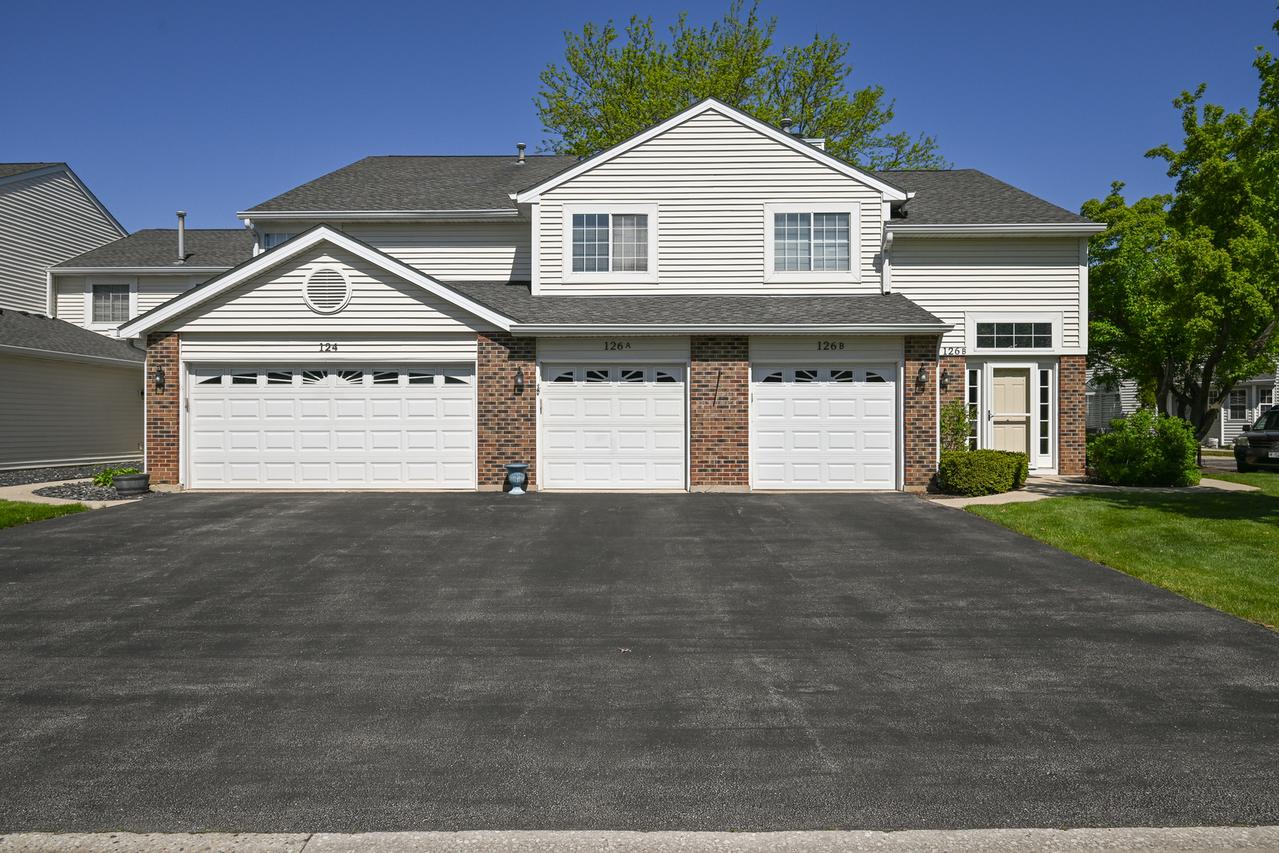 126 Winchester Dr. #B, Streamwood, IL 60107