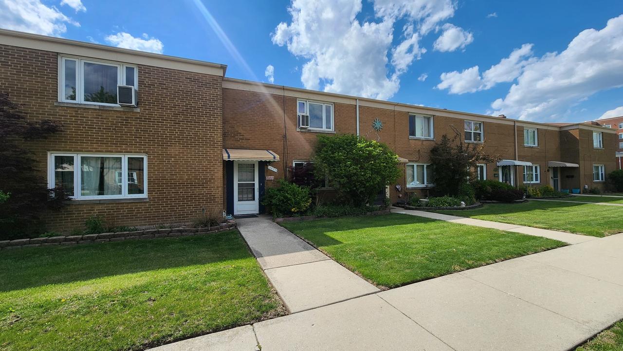 3820 Forest Ave., Brookfield, IL 60513