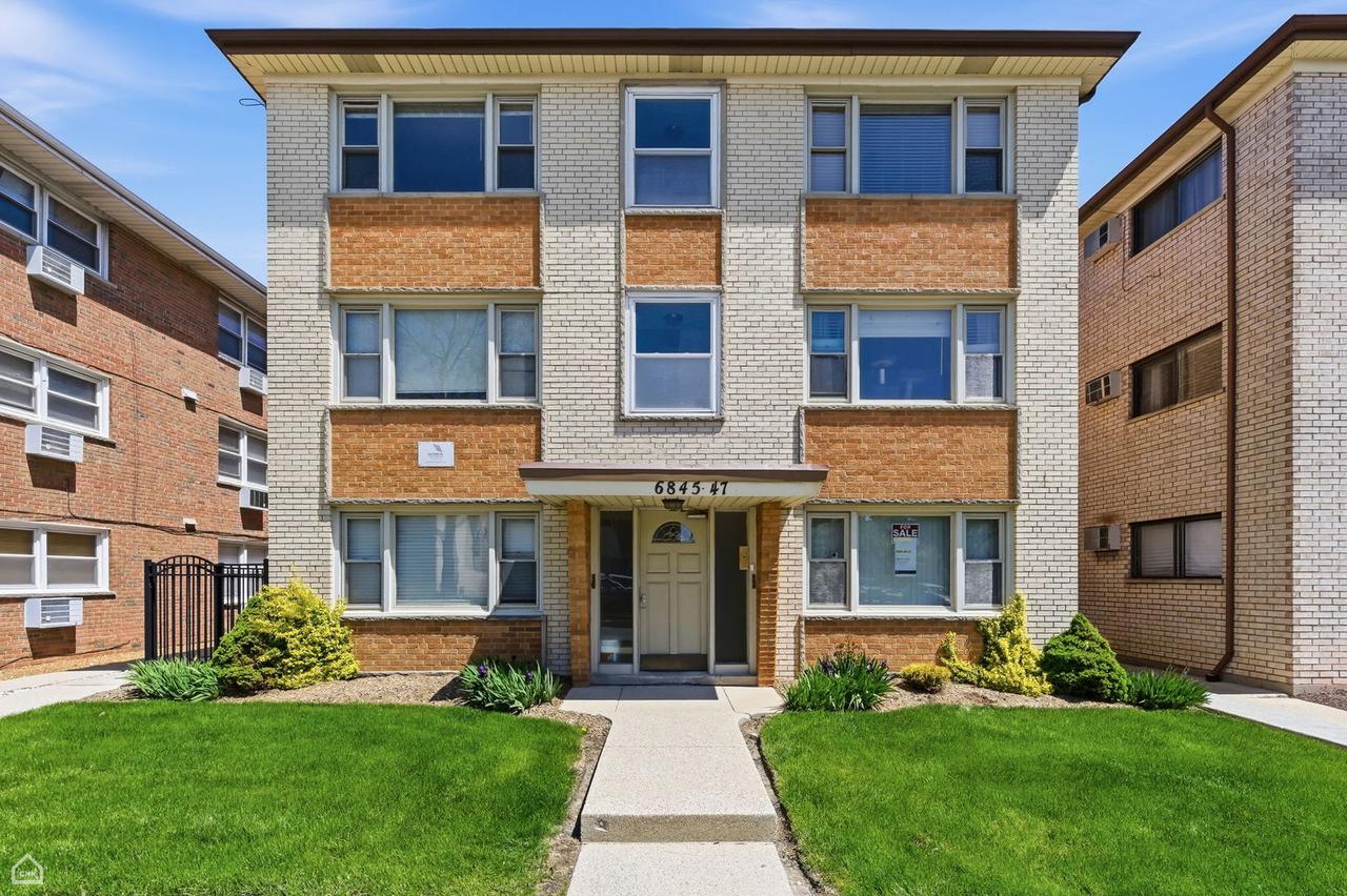 6845 N Northwest Hwy. #3W, Chicago, IL 60631