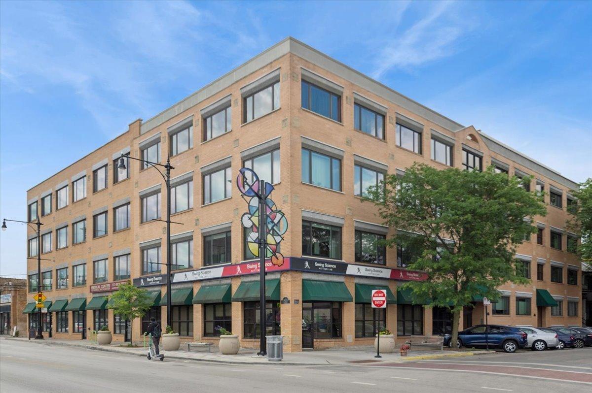 4751 N Artesian Ave. #408, Chicago, IL 60625