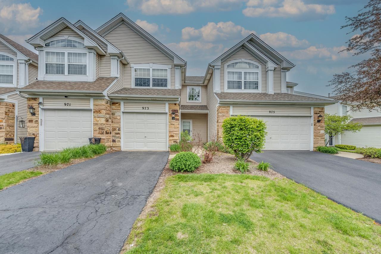 973 Mesa Dr., Lake In The Hills, IL 60156