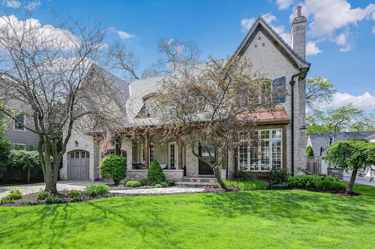 445 Ridge Ave., Clarendon Hills, IL 60514