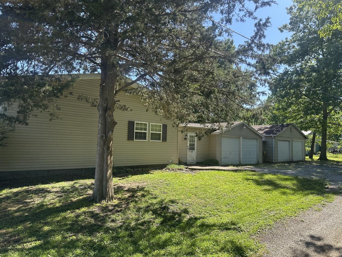 204 W Coal St., Buckner, IL 62819
